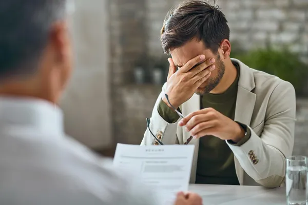 Relator errado gerado por IA: por que isso acontece e como checar