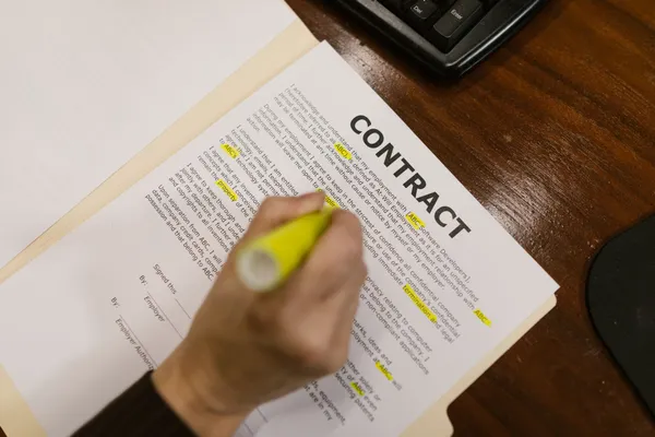 prompt para análise de contrato com ia